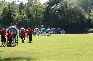 Fotos vom Wettkampf, Pause und Siegerehrung von der LM FITA in Vellmar vom 02. Juli 2006-13