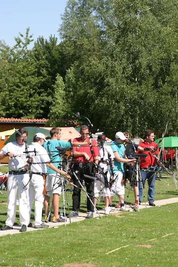 Fotos vom Wettkampf, Pause und Siegerehrung von der LM FITA in Vellmar vom 02. Juli 2006-19