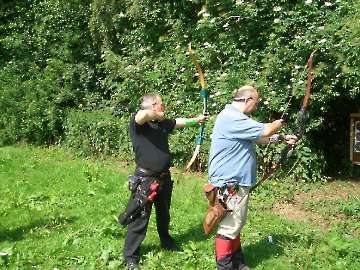 Fotos vom Wettkampf, Pause und Siegerehrung von der LM FITA in Vellmar vom 02. Juli 2006-23