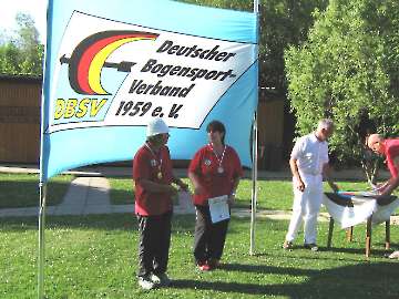 Fotos vom Wettkampf, Pause und Siegerehrung von der LM FITA in Vellmar vom 02. Juli 2006-42